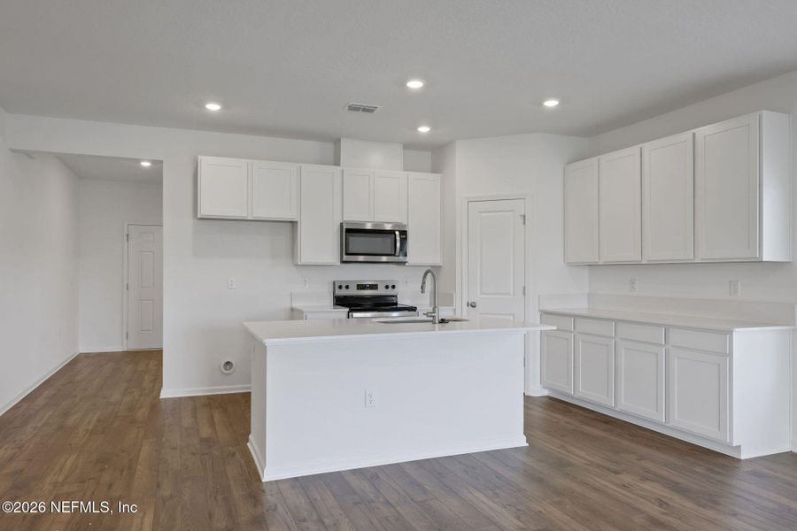 Furnished interior view inside a new home in Diamond Springs, Jacksonville (Image 12).