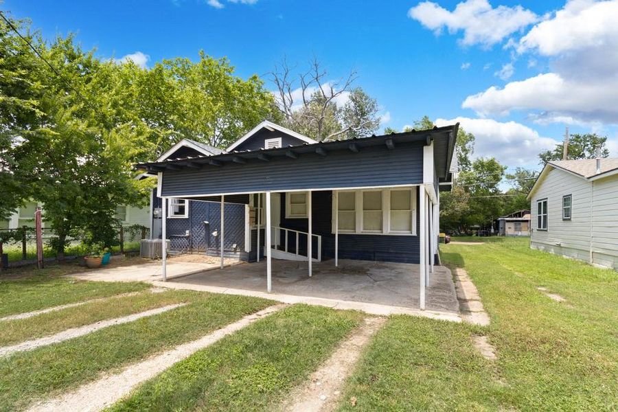 Exterior details and patio area of a home in , Groesbeck (Image 23). Exterior details and patio area of a home in , Groesbeck (Image 23).