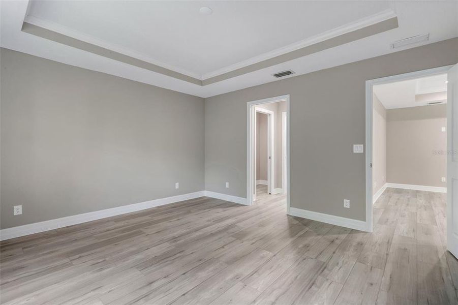 Spacious, unfurnished interior of a new home in , Englewood (Image 28).