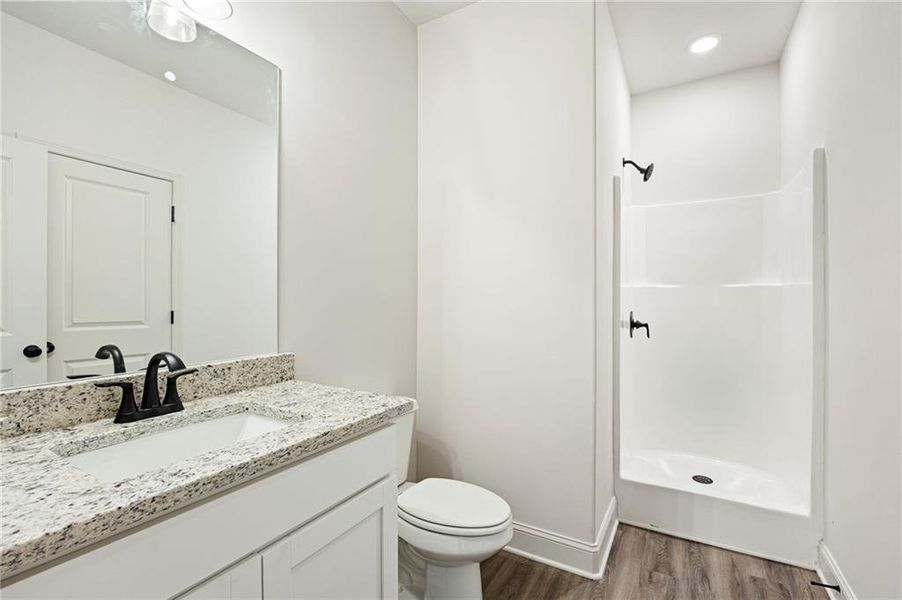 Furnished interior view inside a new home in , Dallas (Image 10).