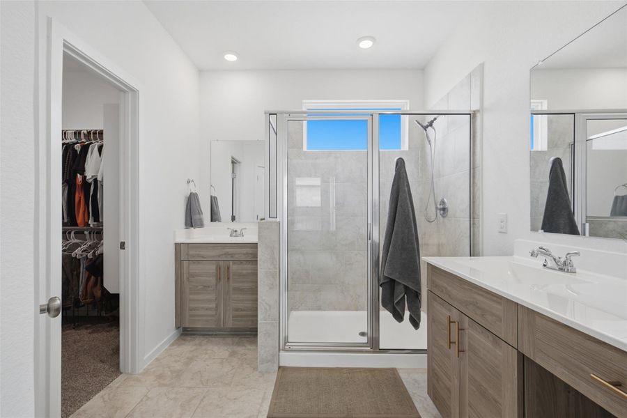 Furnished interior view inside a new home in , Manor (Image 13).