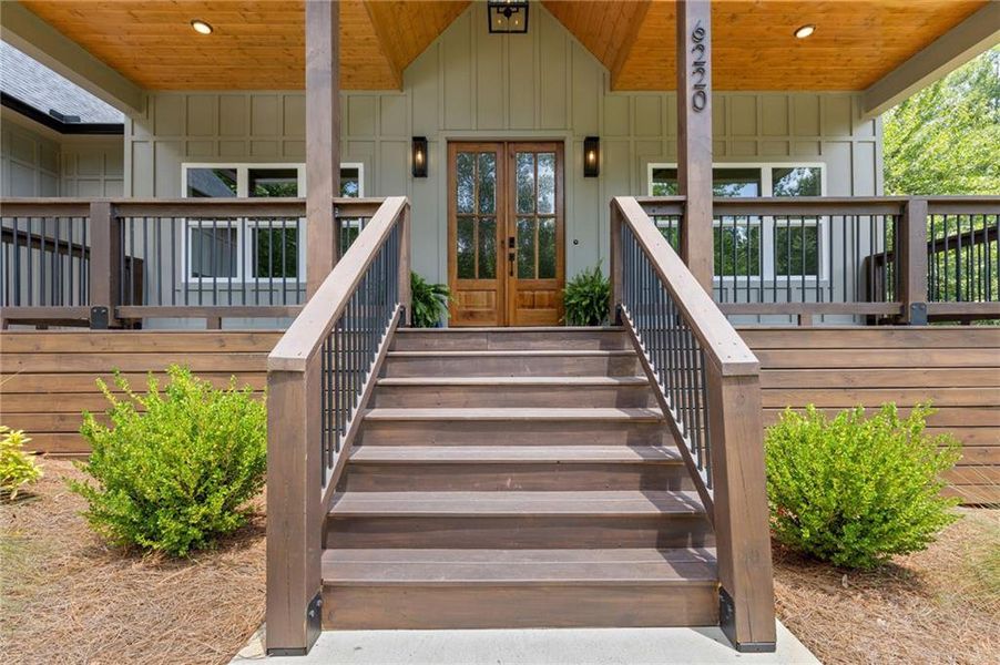 Exterior details and patio area of a home in , Gainesville (Image 3).