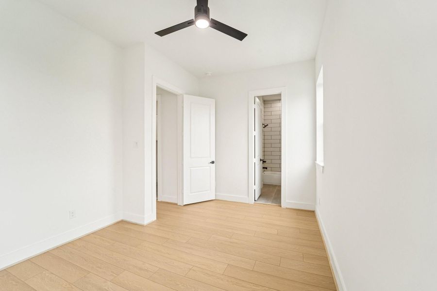 Spacious, unfurnished interior of a new home in , Houston (Image 24).