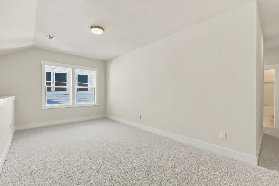 Spacious, unfurnished interior of a new home in Allen Park, Raleigh (Image 15).