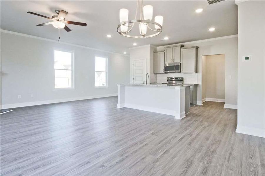 Spacious, unfurnished interior of a new home in , Gainesville (Image 29).