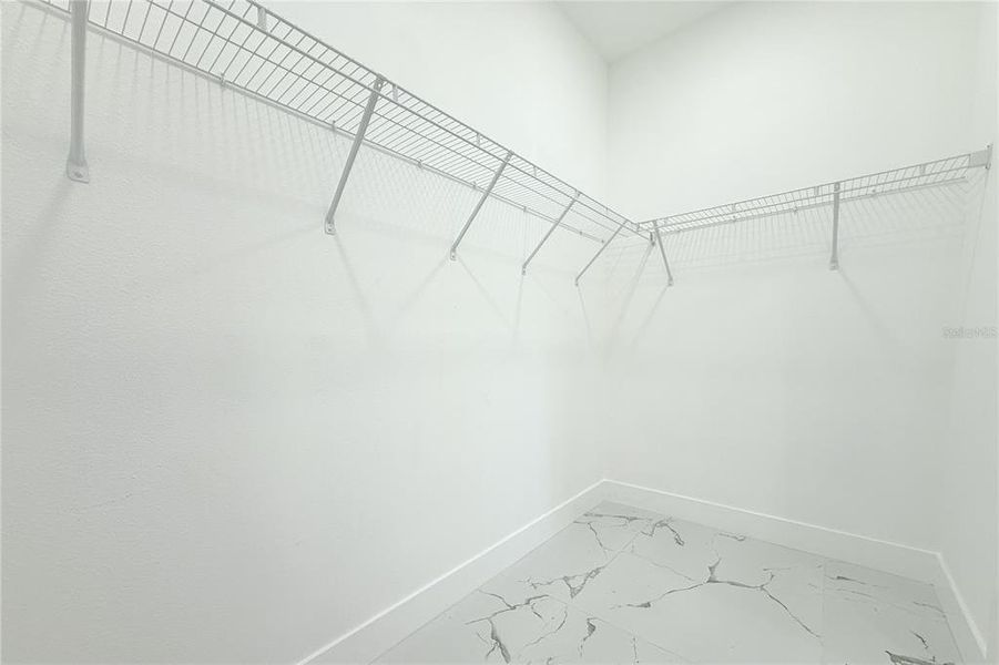 Spacious, unfurnished interior of a new home in , Tampa (Image 38).