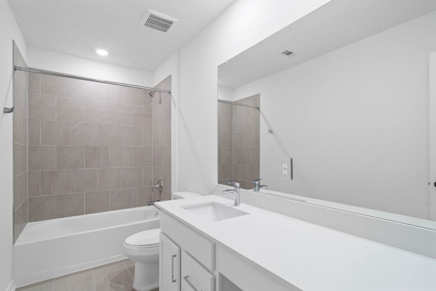 Furnished interior view inside a new home in Saddlebrook Preserve, Beasley (Image 11). Furnished interior view inside a new home in Saddlebrook Preserve, Beasley (Image 11).