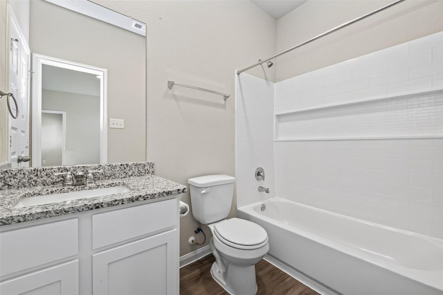 Furnished interior view inside a new home in River's Edge, Conroe (Image 8). Furnished interior view inside a new home in River's Edge, Conroe (Image 8).