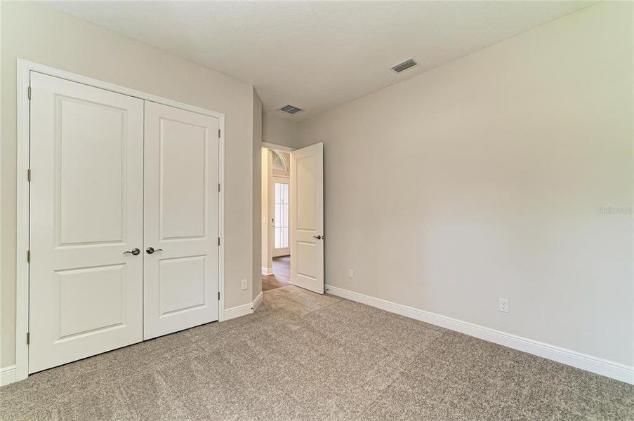 Spacious, unfurnished interior of a new home in Crestwood Estates, Valrico (Image 20).