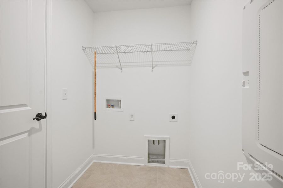 Spacious, unfurnished interior of a new home in Forest Creek, Waxhaw (Image 36).