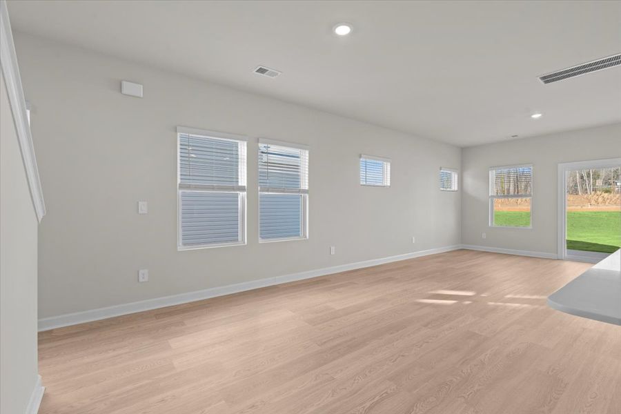 Spacious, unfurnished interior of a new home in Creek Ridge - Heritage Collection, Spartanburg (Image 10).