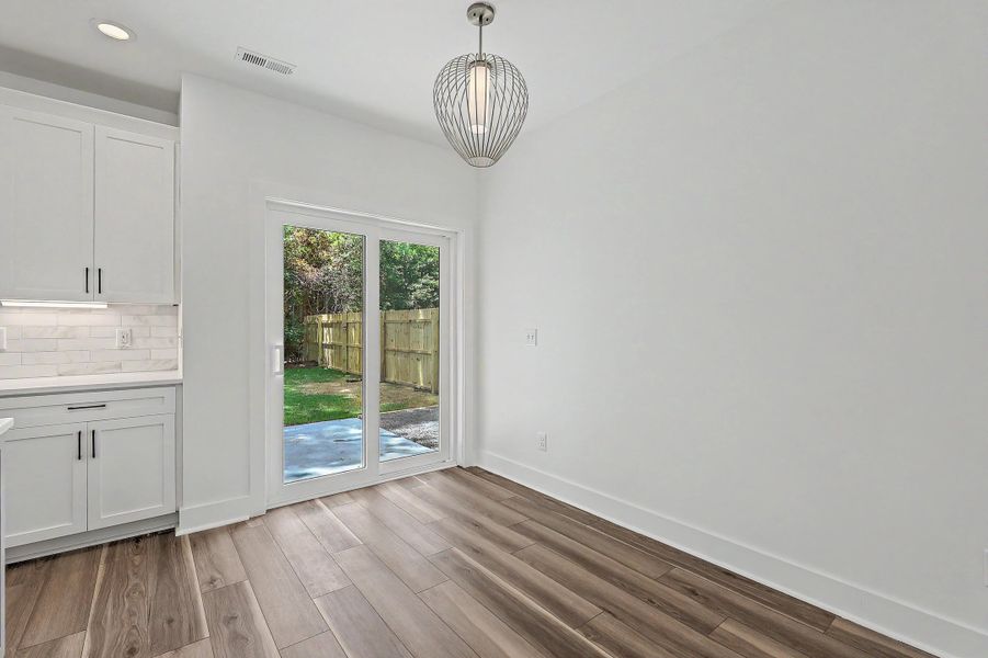 Spacious, unfurnished interior of a new home in , Charleston (Image 20).