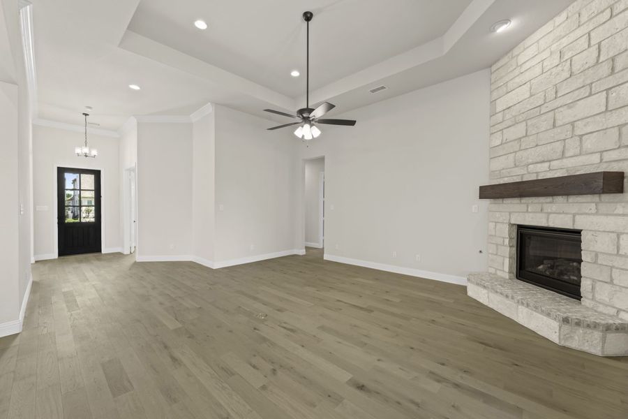 Representative unfurnished interior of a home built from the Stirling by Windsor Homes in Estates at Rockhill, Frisco (Image 22).