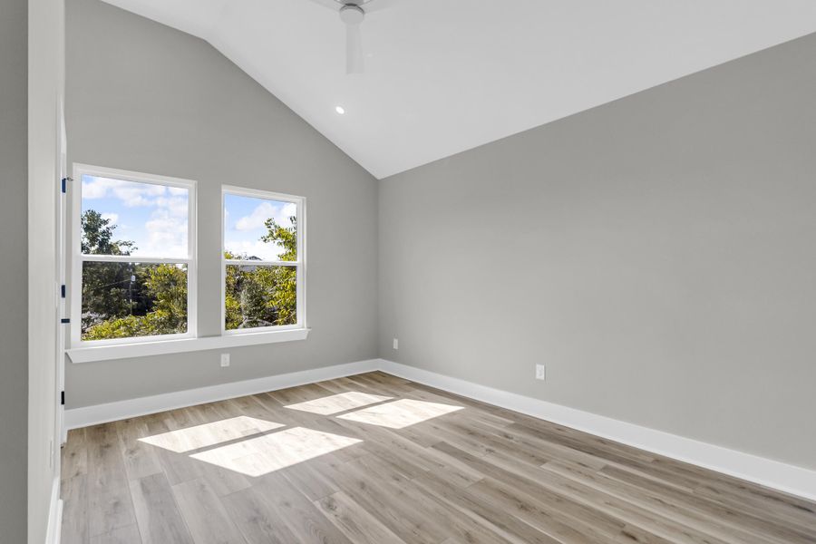 Spacious, unfurnished interior of a new home in , North Charleston (Image 19).