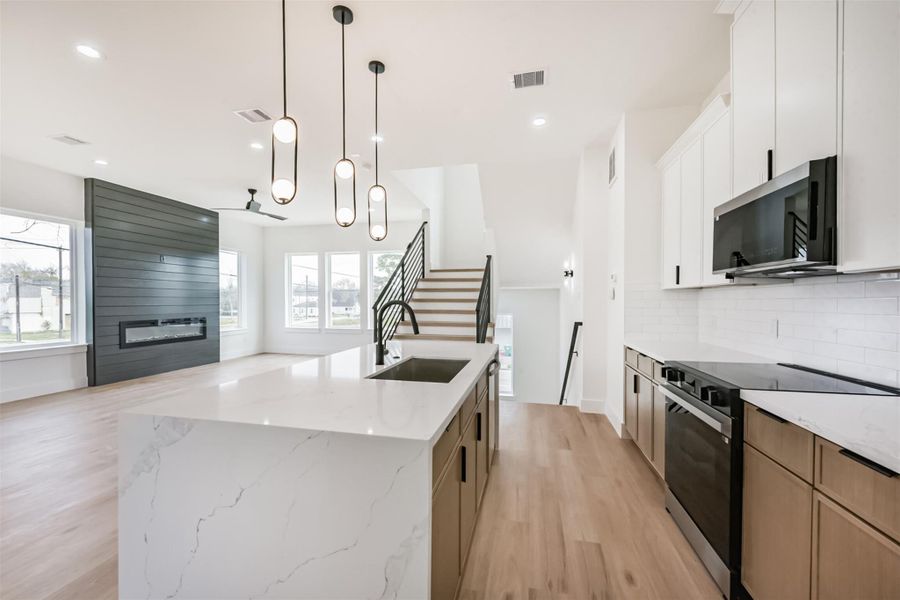 Back view of the kitchen. Back view of the kitchen.