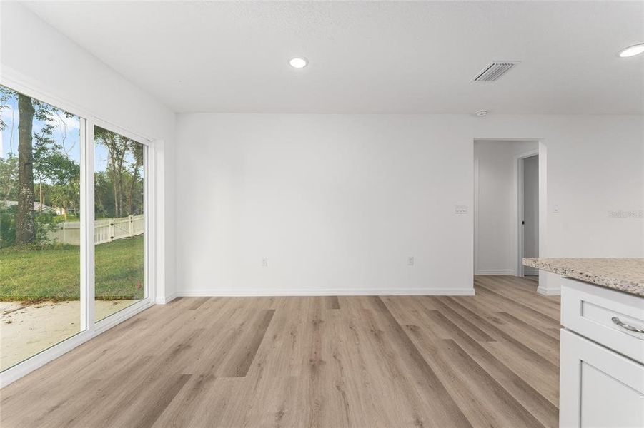 Spacious, unfurnished interior of a new home in , Ocklawaha (Image 35).