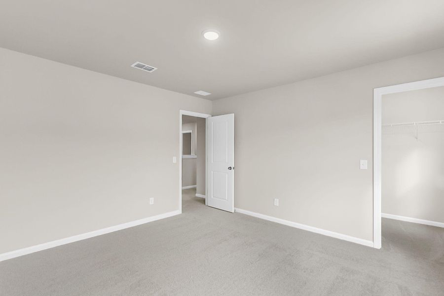 Spacious, unfurnished interior of a new home in Watson Hill, Summerville (Image 14).