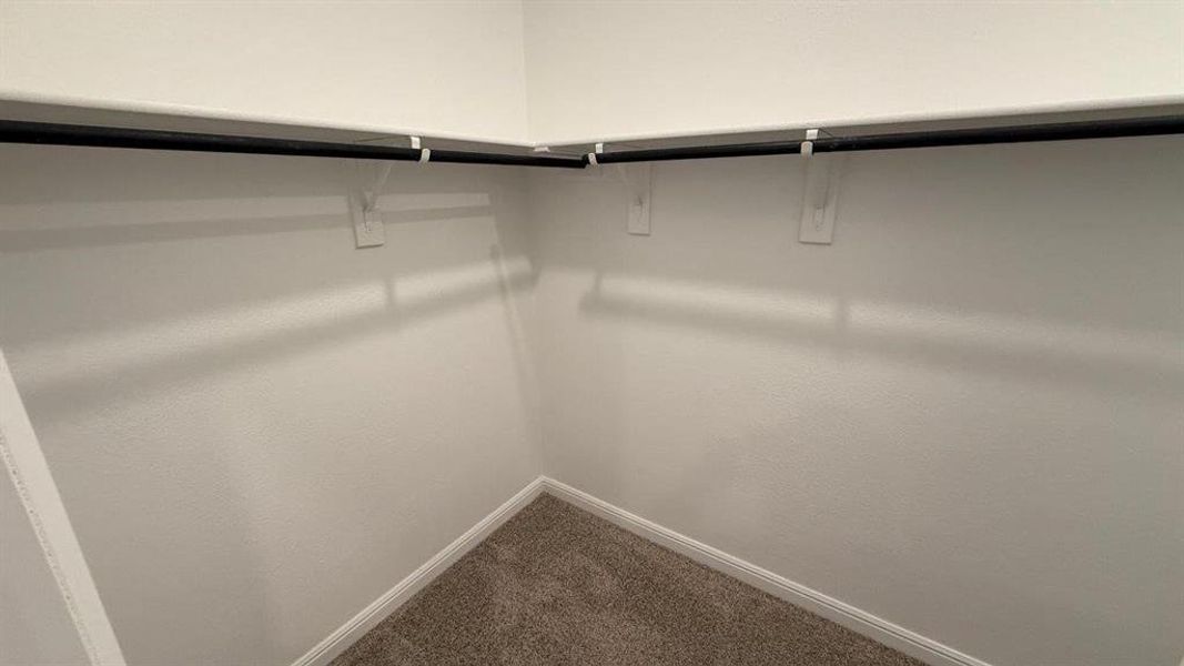 Spacious, unfurnished interior of a new home in Saratoga, Granbury (Image 13).