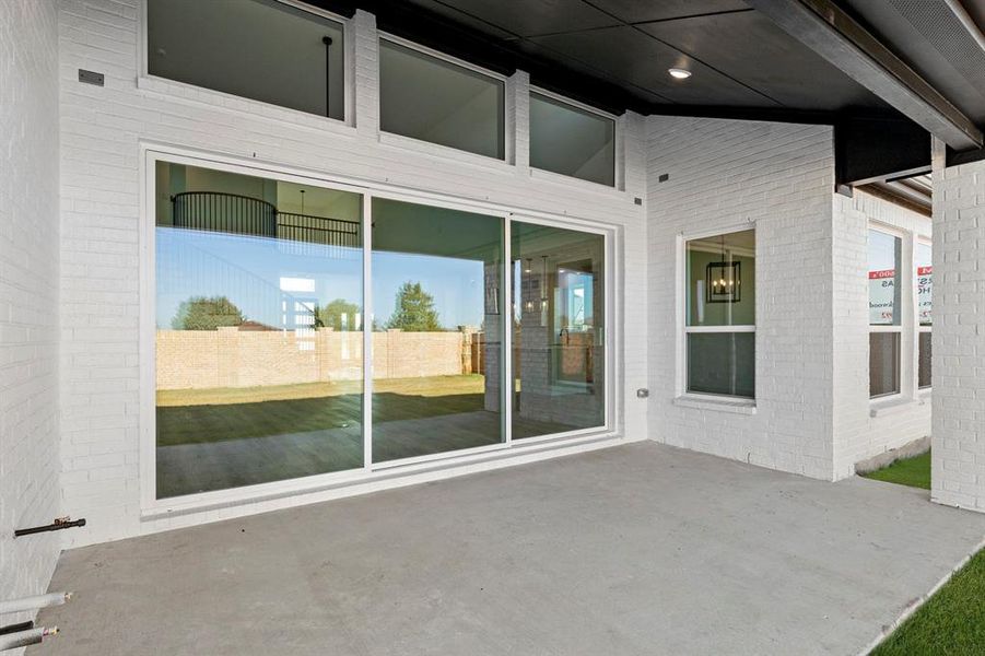 25. 1360 Porter - Patio