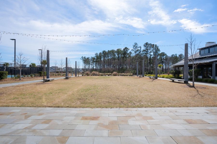 Community amenities in , Summerville (Image 36).