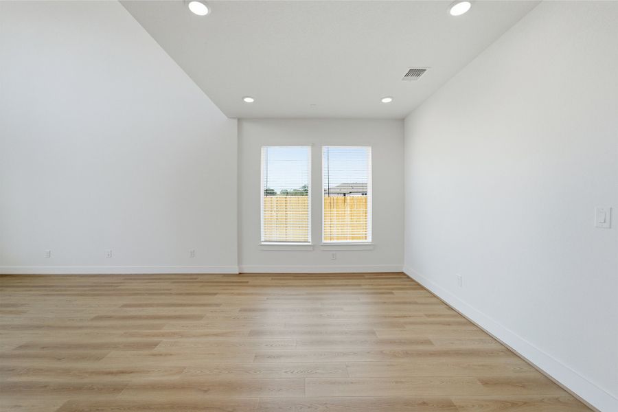 Spacious, unfurnished interior of a new home in Santa Rita Ranch, Liberty Hill (Image 49). Spacious, unfurnished interior of a new home in Santa Rita Ranch, Liberty Hill (Image 49).