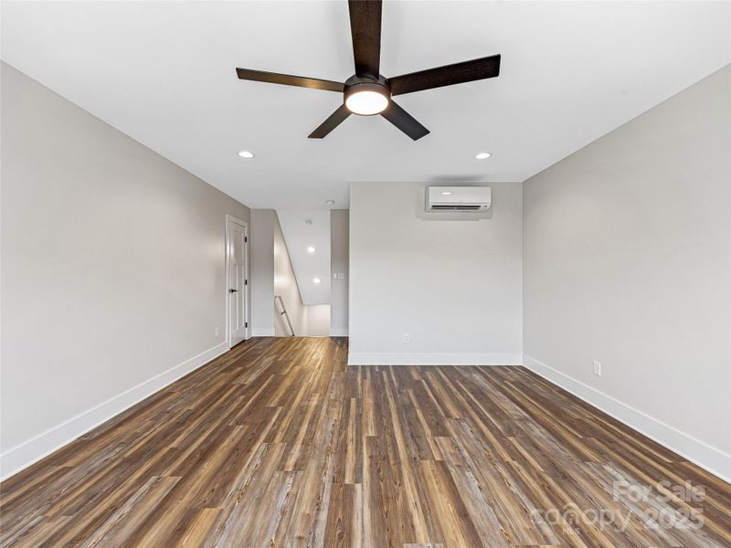 3rd Bedroom or F.R.O.G.  Full Ensuite Bath - View #2