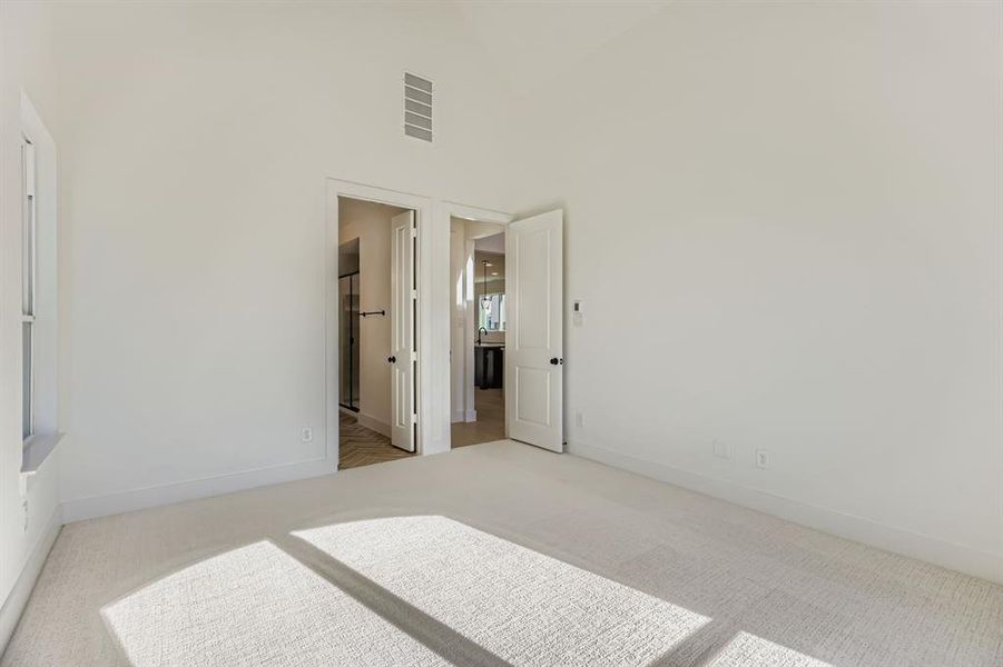 Spacious, unfurnished interior of a new home in Mosaic 40s, Prosper (Image 16).