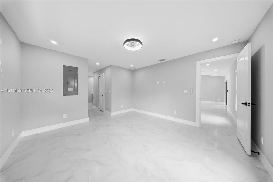 Master Bedroom with 2 walk-in closets Master Bedroom with 2 walk-in closets