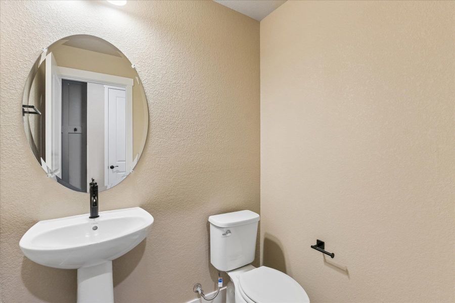 Furnished interior view inside a new home in Aspen Meadows, Colorado Springs (Image 10).