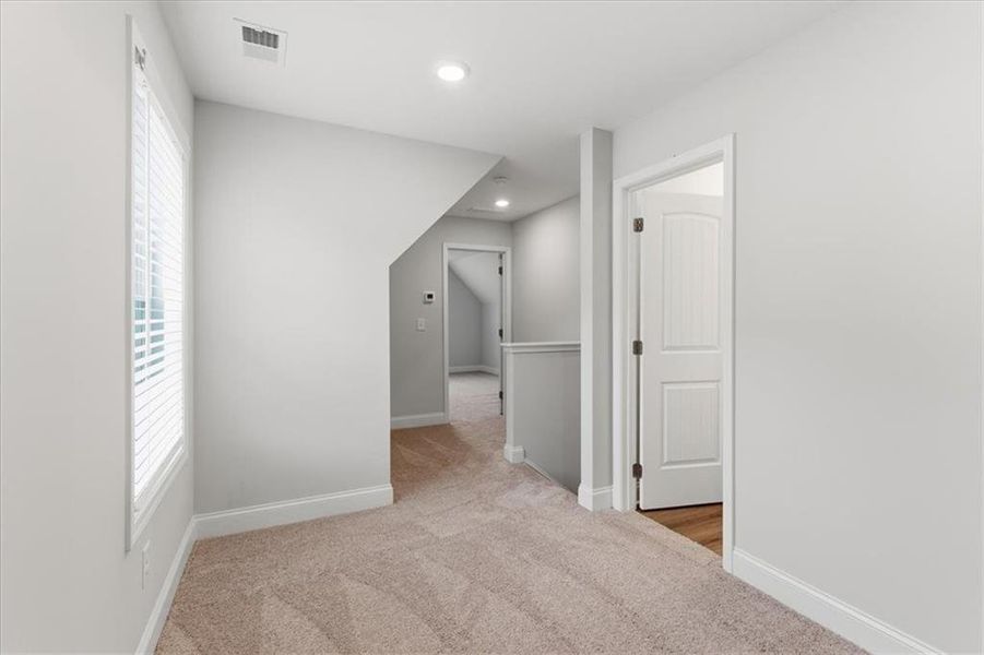 Spacious, unfurnished interior of a new home in , Dallas (Image 46).