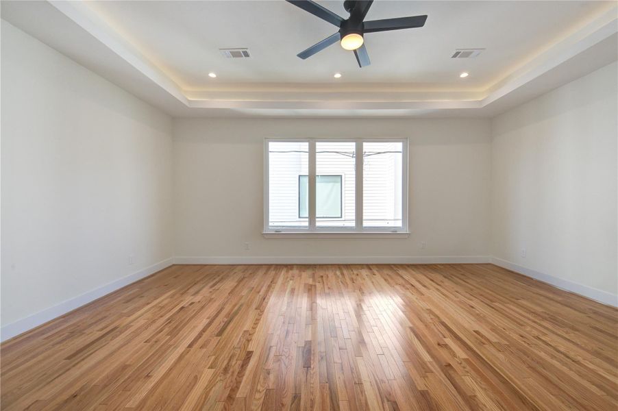 Spacious, unfurnished interior of a new home in , Houston (Image 44).
