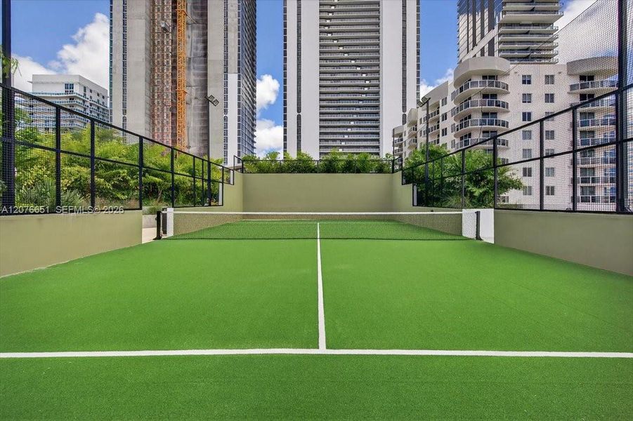 Condo located in Miami, FL showcasing its design and architecture (Image 3).