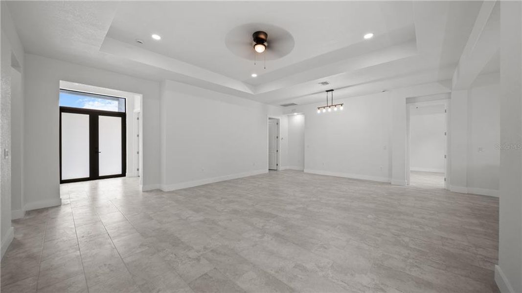 Spacious, unfurnished interior of a new home in , Rotonda West (Image 16).