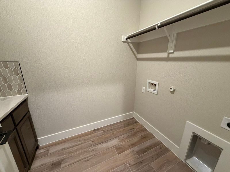 Spacious, unfurnished interior of a new home in Eagle Ridge Estates, Weatherford (Image 11).