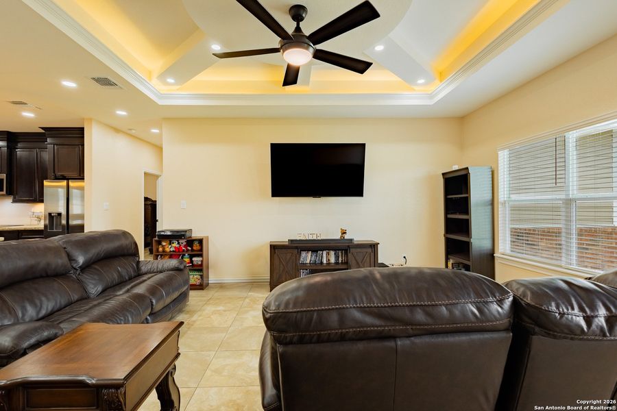 Furnished interior view inside a new home in , Uvalde (Image 25).