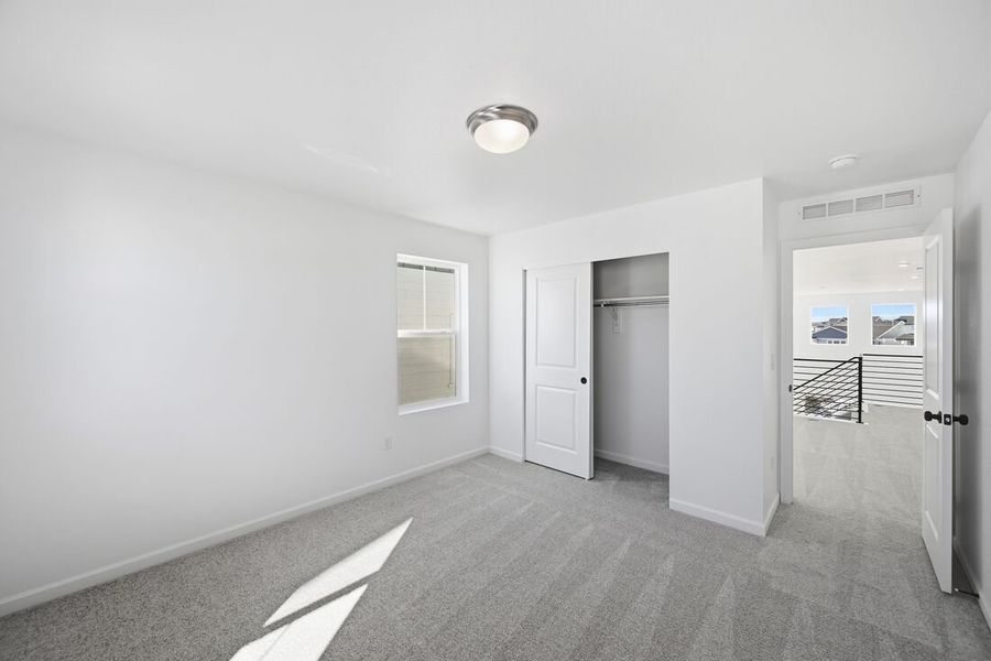Spacious, unfurnished interior of a new home in Macanta, Castle Rock (Image 27).