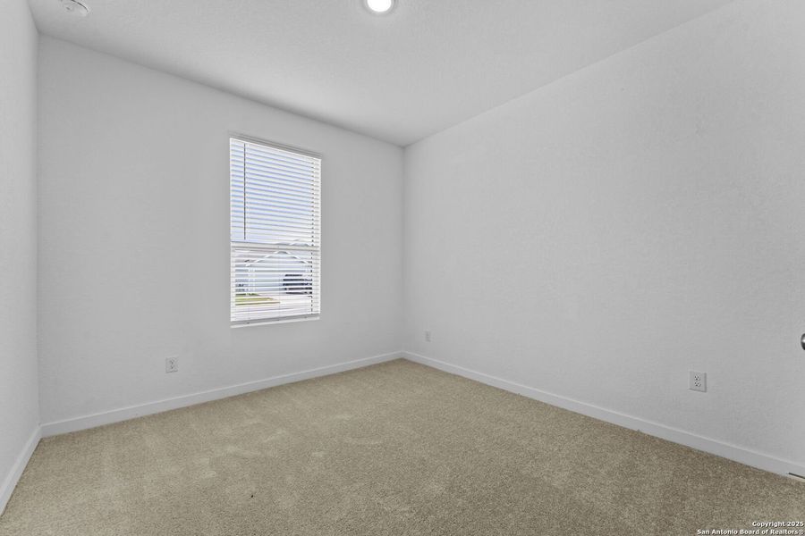 Spacious, unfurnished interior of a new home in Guadalupe Heights, Seguin (Image 17).