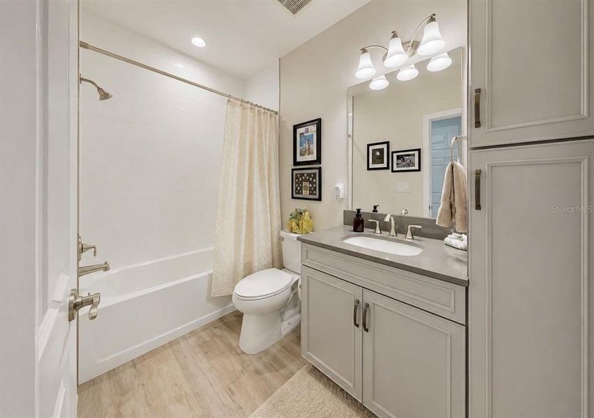 Furnished interior view inside a new home in , Apollo Beach (Image 53).