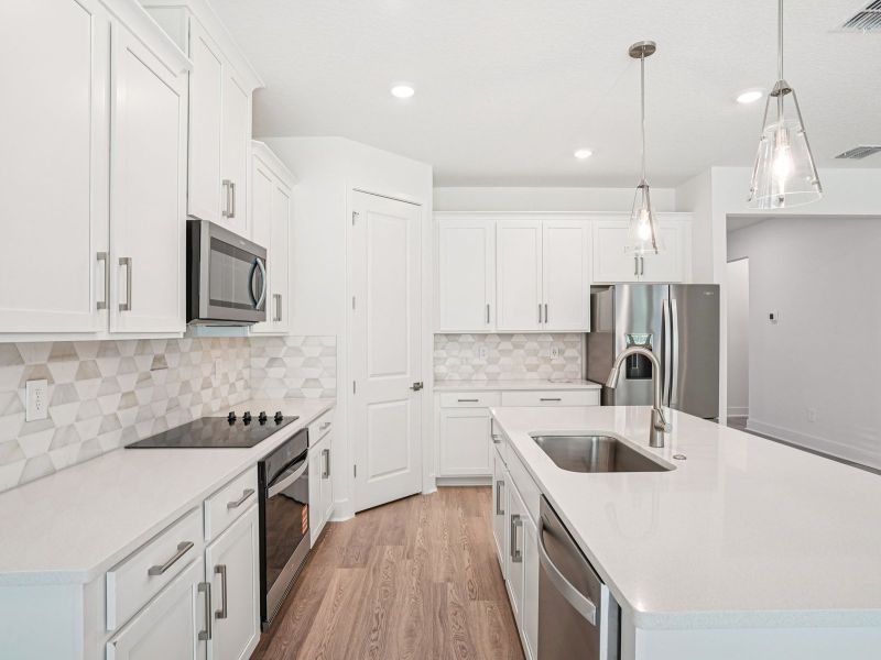 The Modena floorplan at 572 Brookhaven Trail.