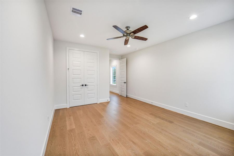 Spacious, unfurnished interior of a new home in , Houston (Image 21).