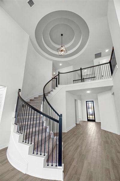 Spacious, unfurnished interior of a new home in Fulshear Lakes - 60', Fulshear (Image 15).