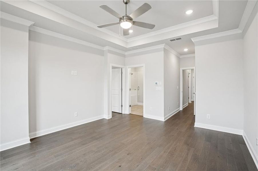 Spacious, unfurnished interior of a new home in Ward's Crossing Townhomes, Johns Creek (Image 15).