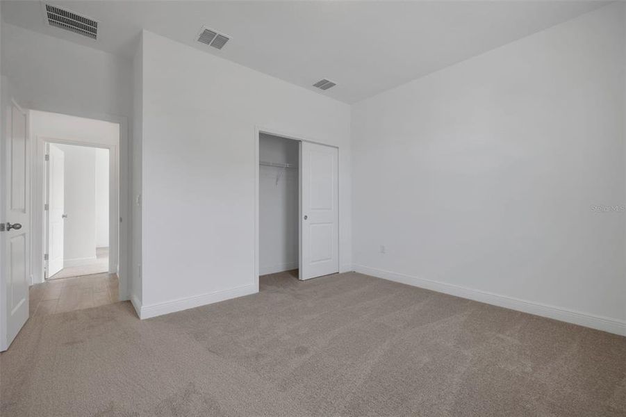 Spacious, unfurnished interior of a new home in Crossroads at Kelly Park, Apopka (Image 29).