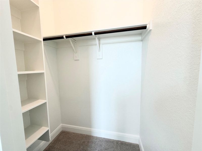 Spacious, unfurnished interior of a new home in Flora, Hutto (Image 10).