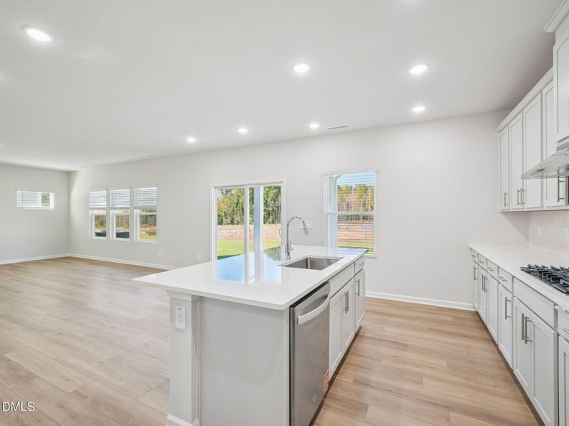 9-web-or-mls-Raleigh - Oak Manor - 508 B