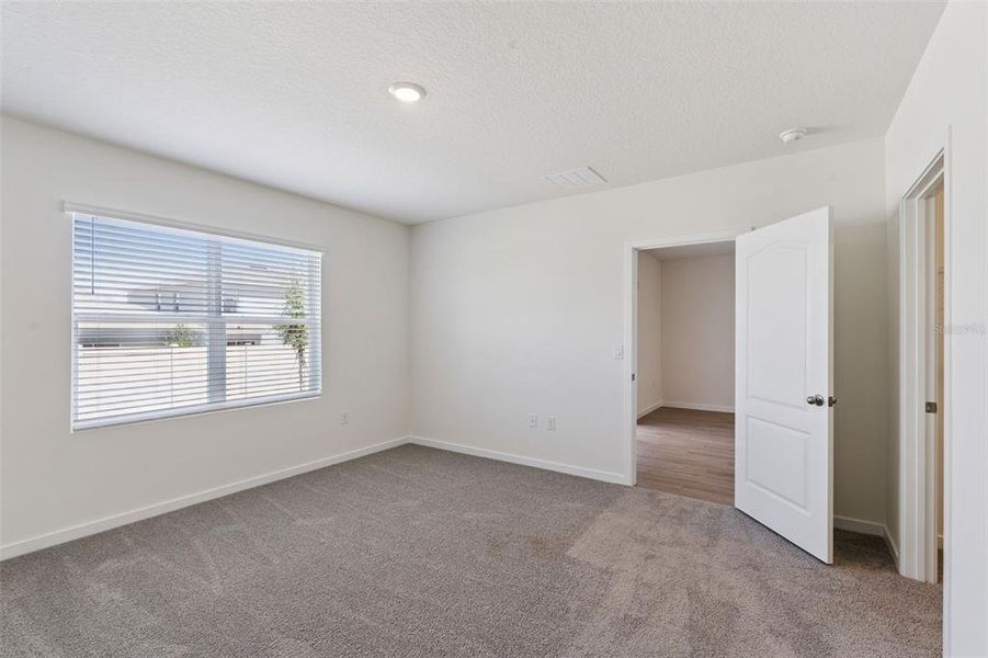 Spacious, unfurnished interior of a new home in , Port Orange (Image 19).