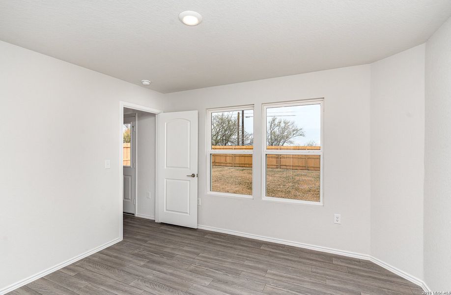 Spacious, unfurnished interior of a new home in Mission Del Lago, San Antonio (Image 15). Spacious, unfurnished interior of a new home in Mission Del Lago, San Antonio (Image 15).