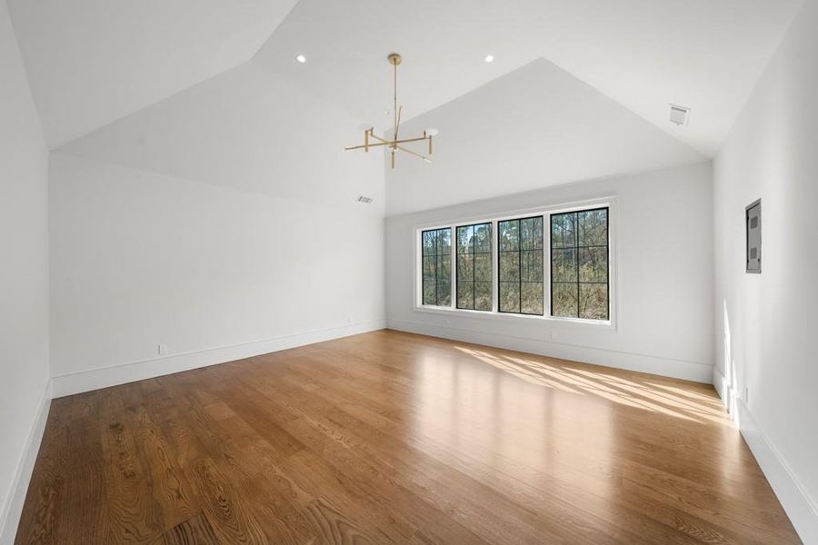 Spacious, unfurnished interior of a new home in Blue Heron Walk, Atlanta (Image 49).