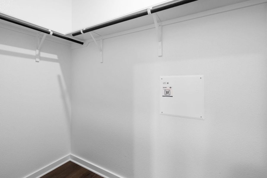 Spacious, unfurnished interior of a new home in Creekhaven, Rosharon (Image 13).