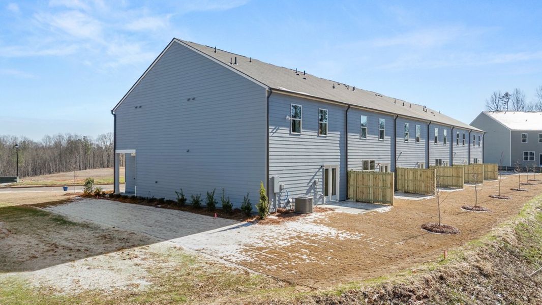 Representative exterior details of a home built from the Sudbury 24' Townhome by D.R. Horton in Oconee Overlook Townhomes, Gainesville (Image 3).